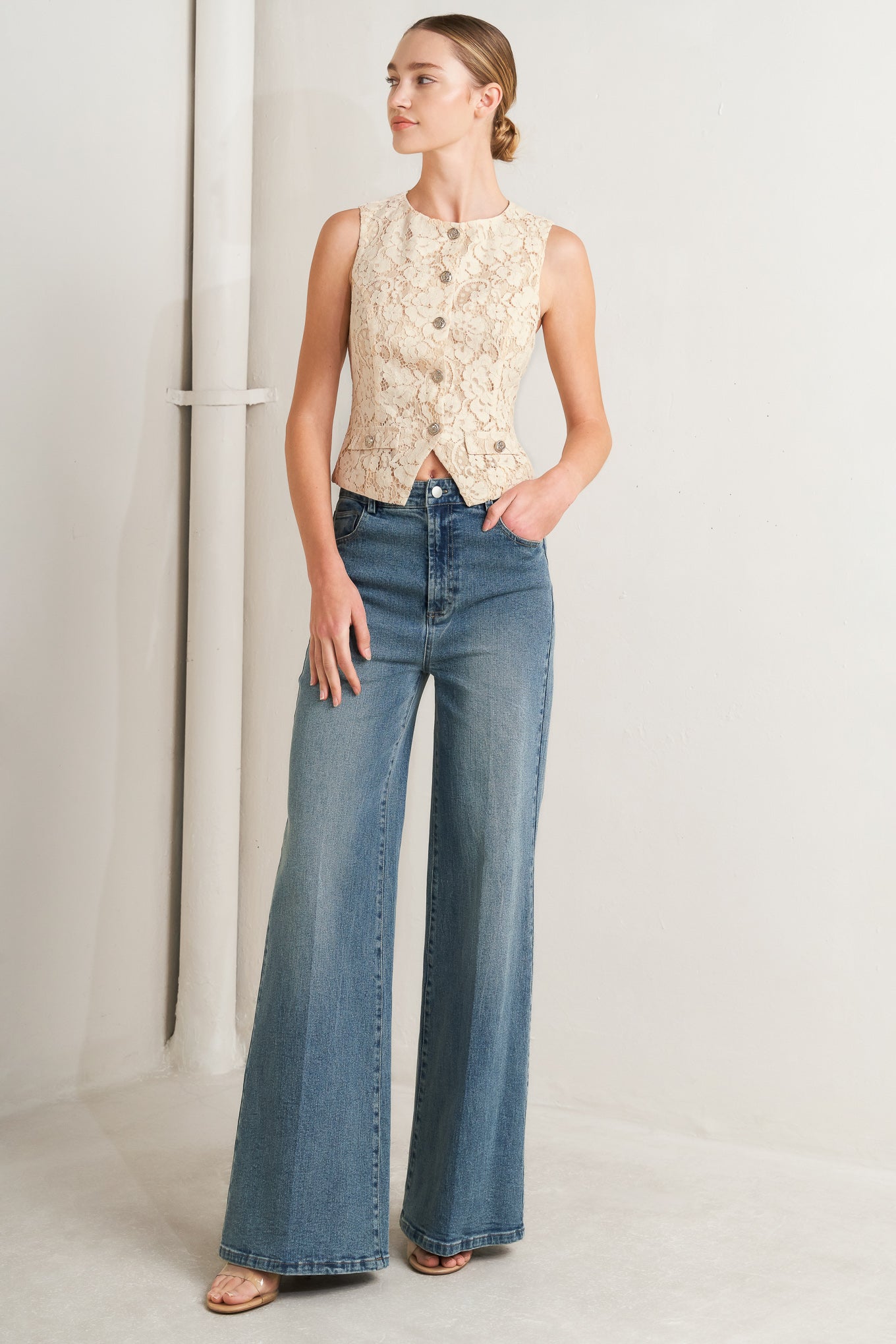 ONLINE EXCLUSIVE - Easy thread woven vest