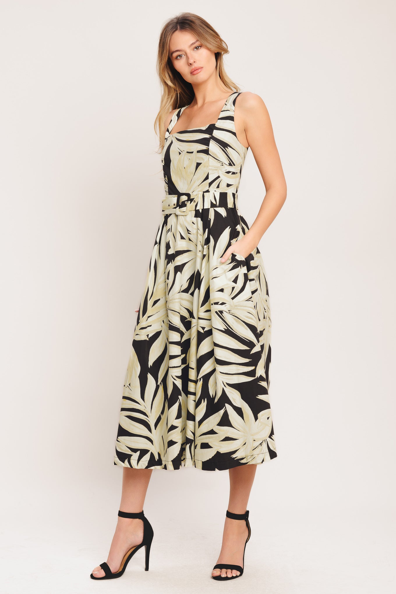 ONLINE EXCLUSIVE - Leaf statement midi dress