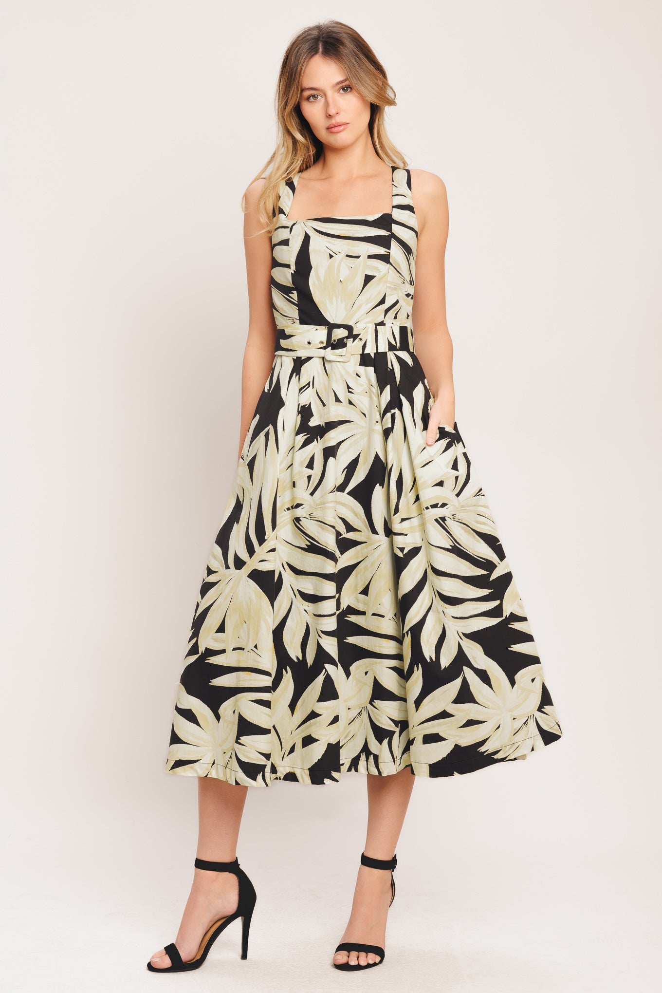 ONLINE EXCLUSIVE - Leaf statement midi dress