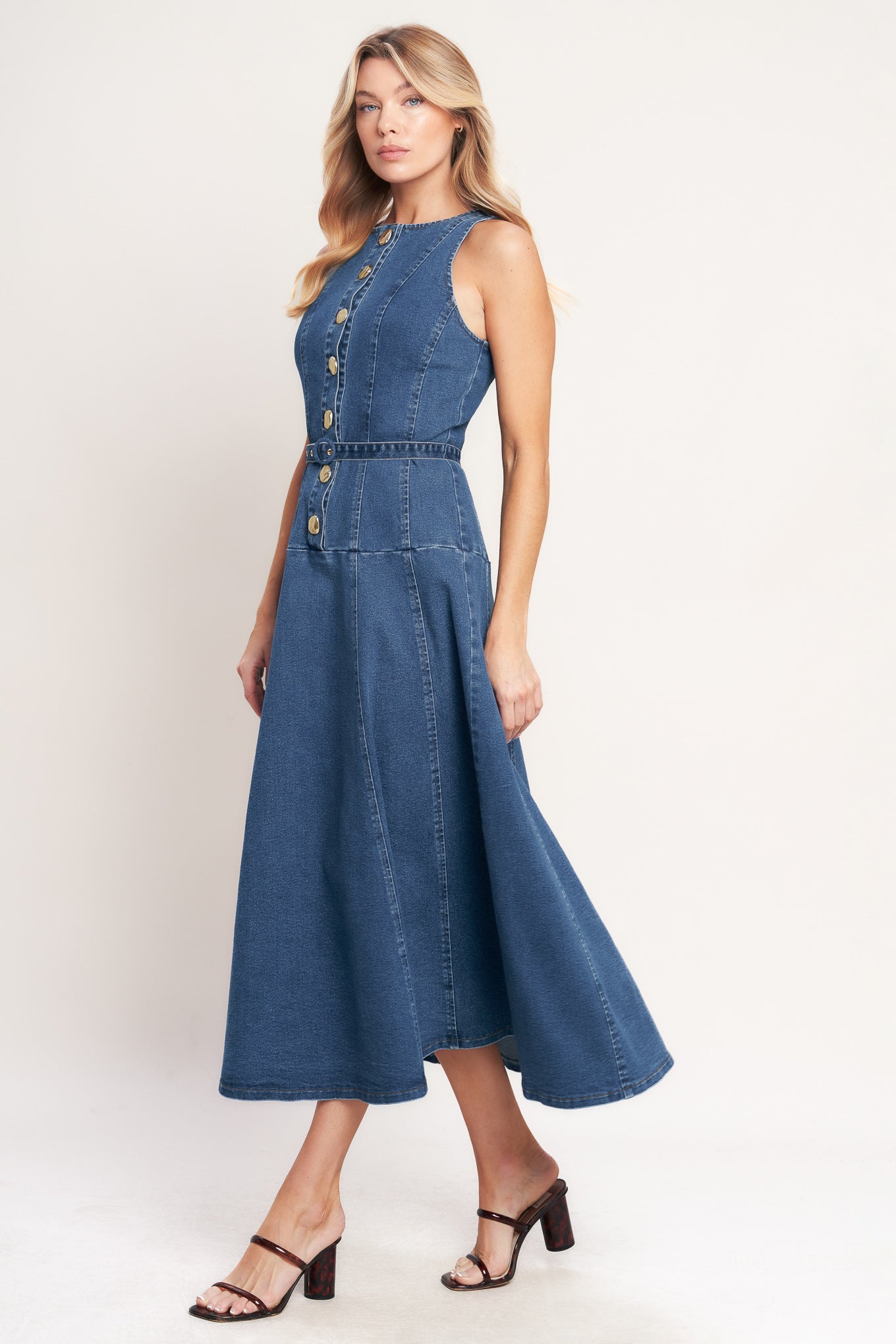 ONLINE EXCLUSIVE - Sunday stroll denim midi dress