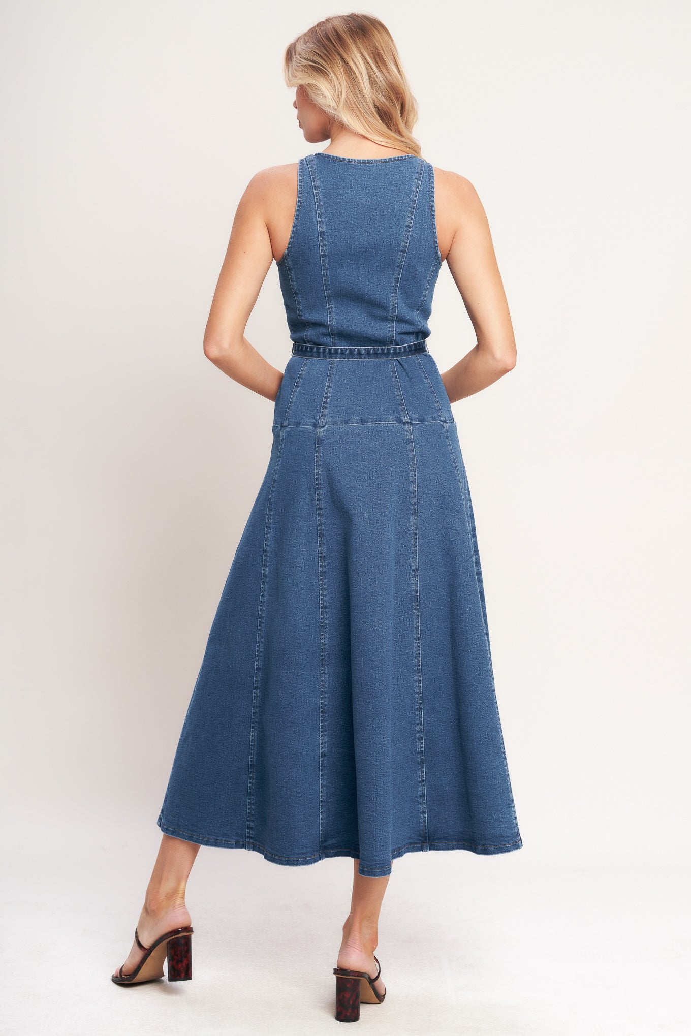 ONLINE EXCLUSIVE - Sunday stroll denim midi dress