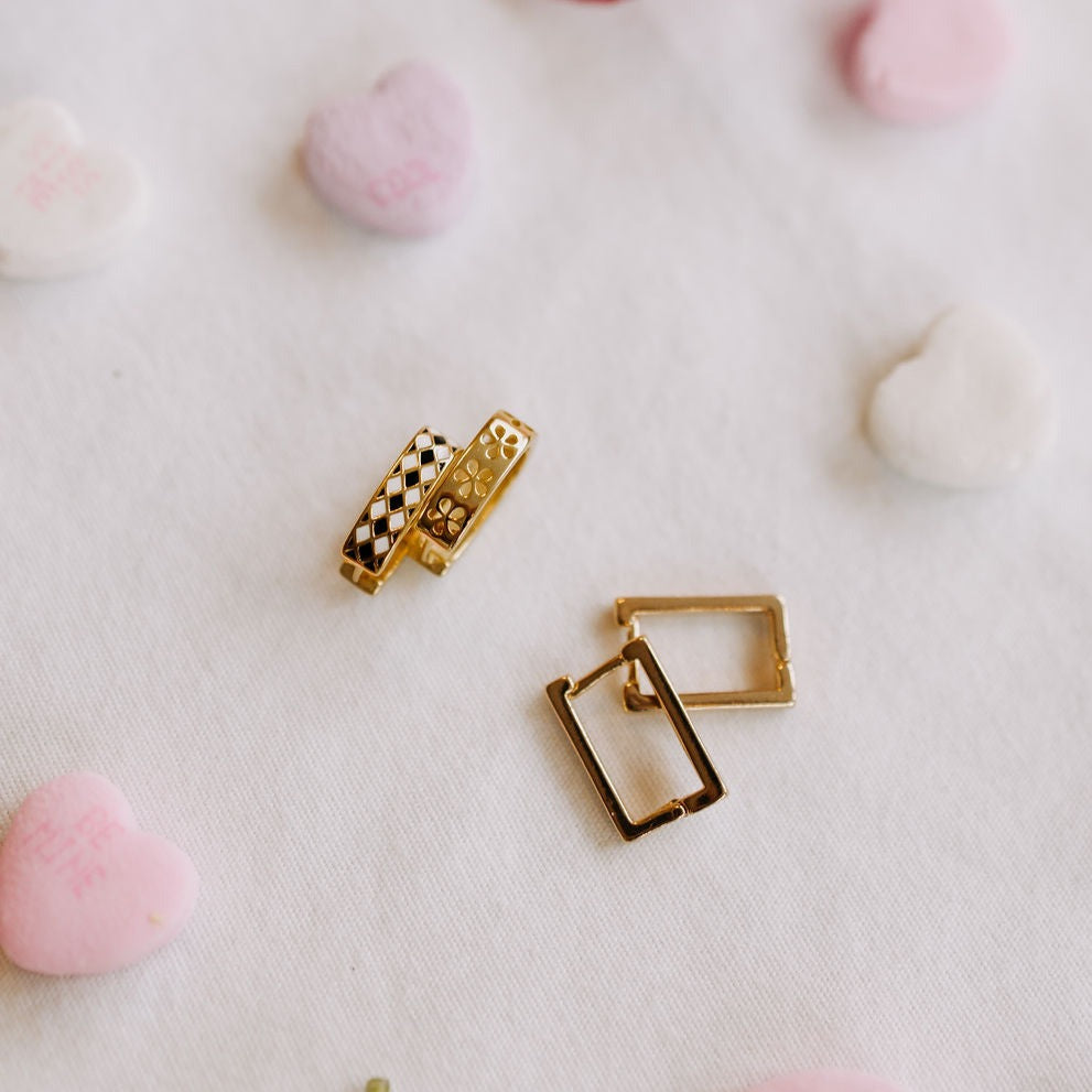 ONLINE EXCLUSIVE - Times Square reversible hoops