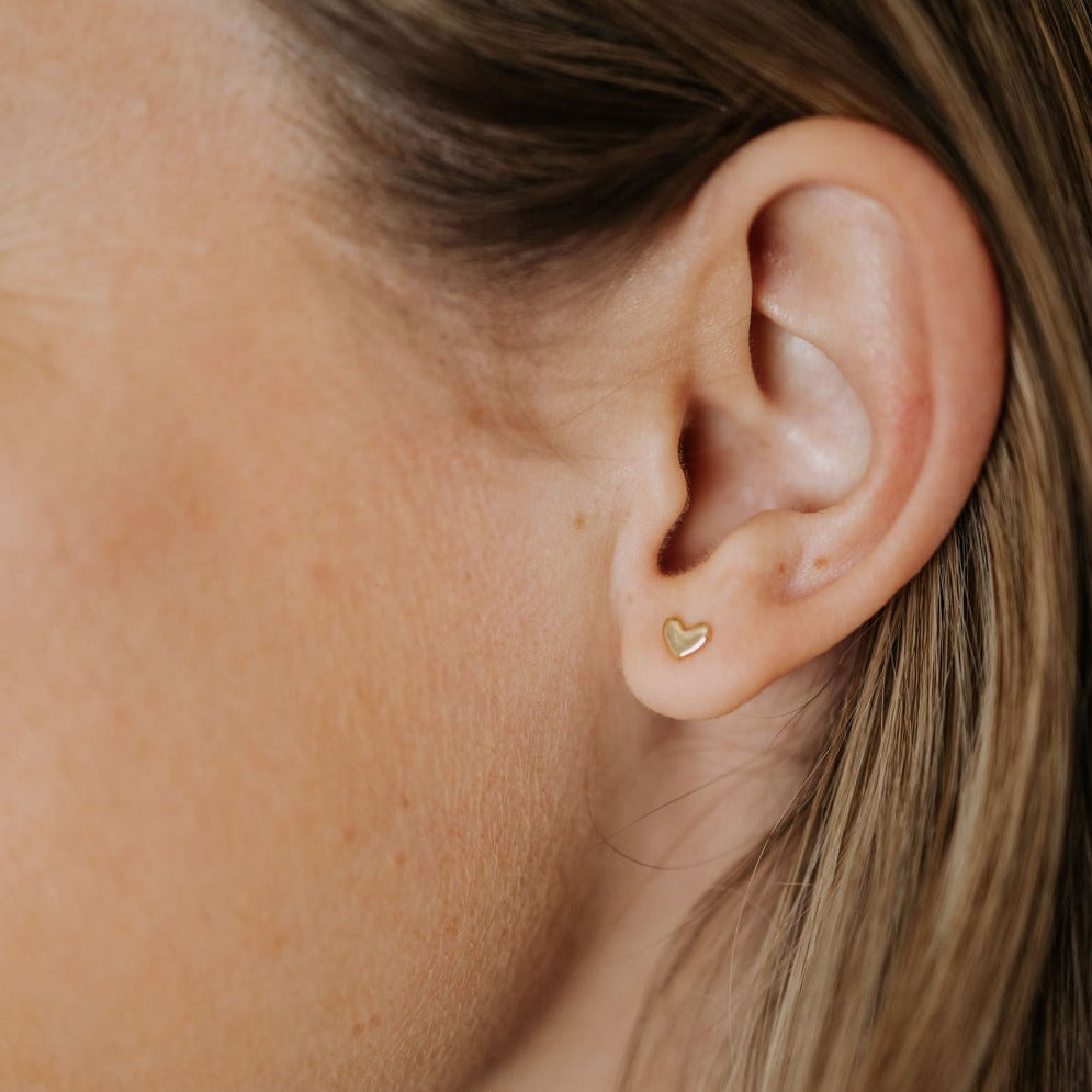 ONLINE EXCLUSIVE - Mini heart studs