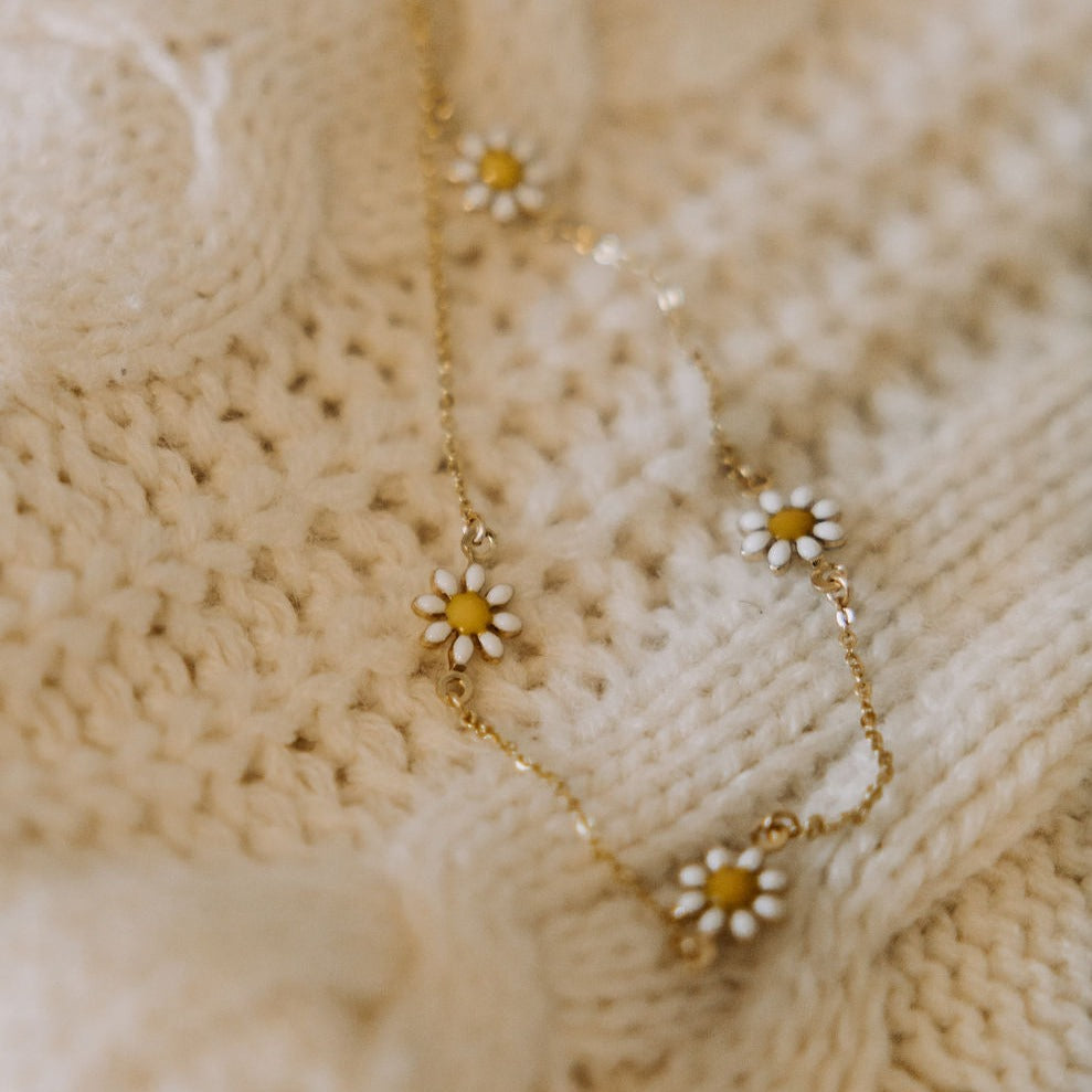 ONLINE EXCLUSIVE - Carolina daisy necklace