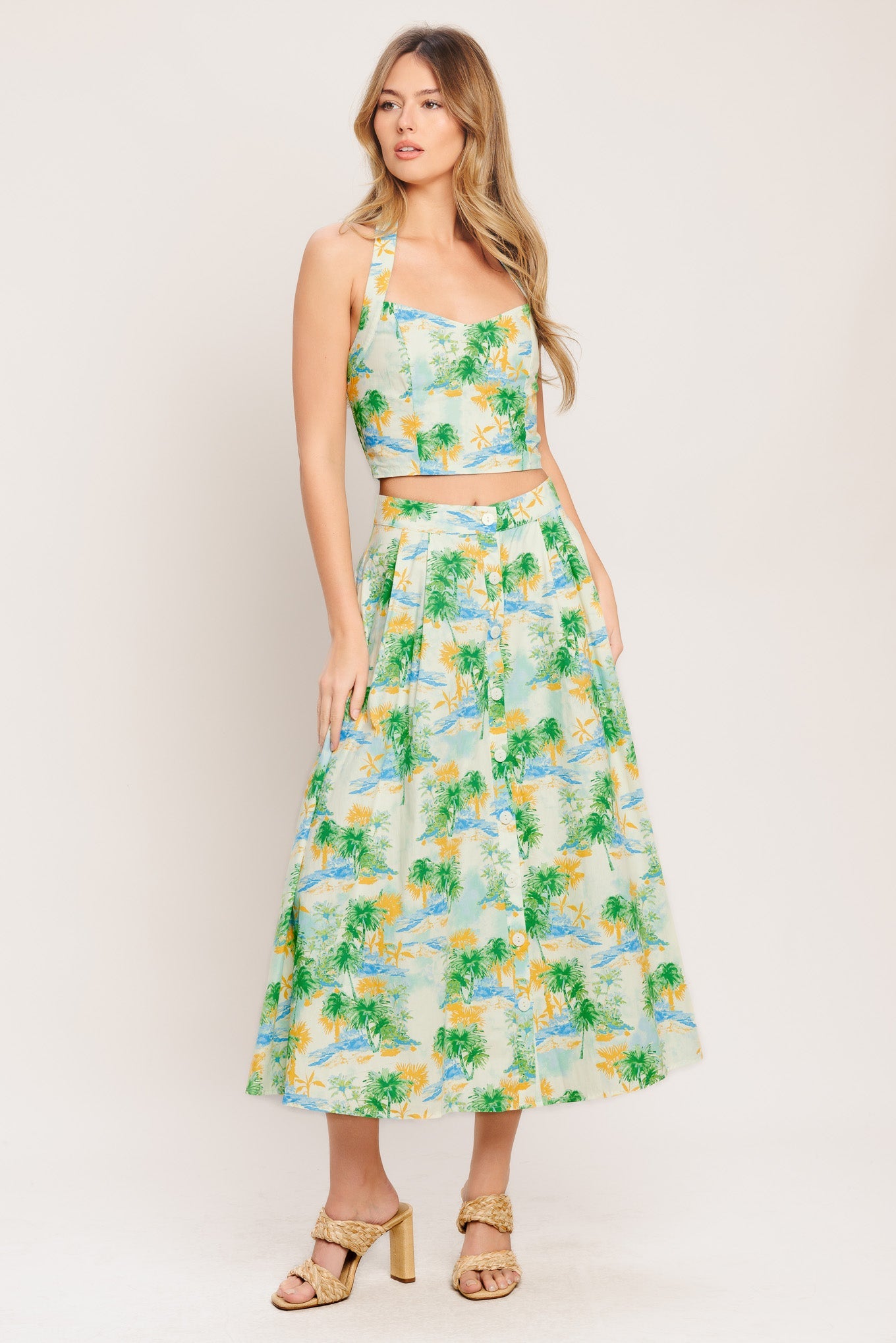 ONLINE EXCLUSIVE - Picture perfect top and skirt set