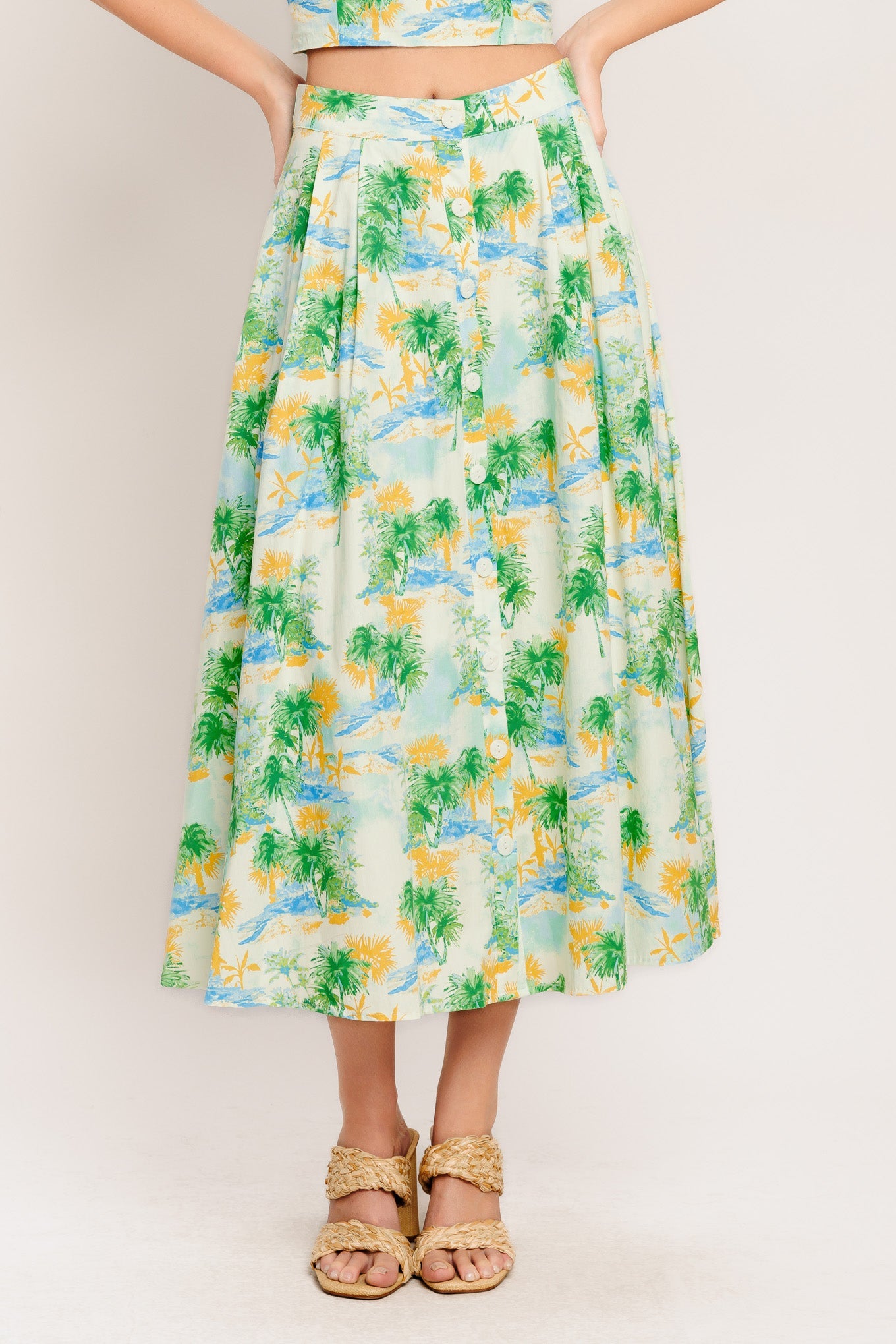 ONLINE EXCLUSIVE - Picture perfect top and skirt set