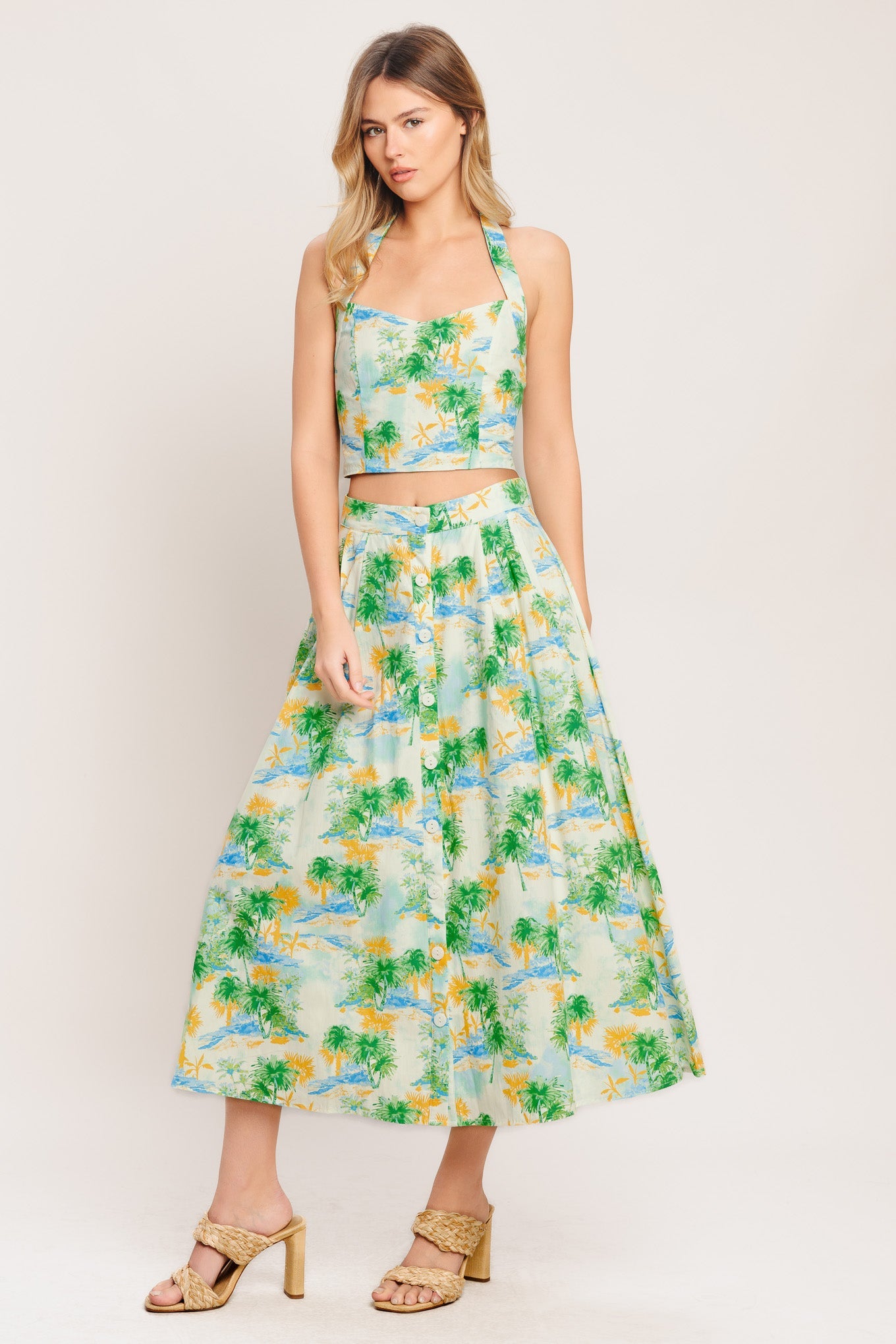ONLINE EXCLUSIVE - Picture perfect top and skirt set