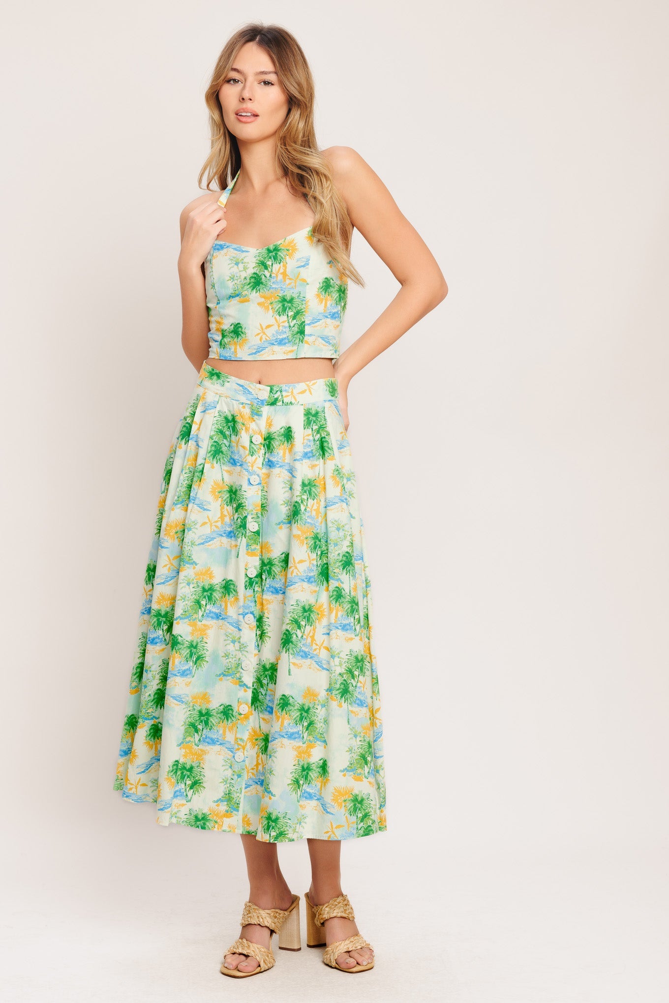 ONLINE EXCLUSIVE - Picture perfect top and skirt set