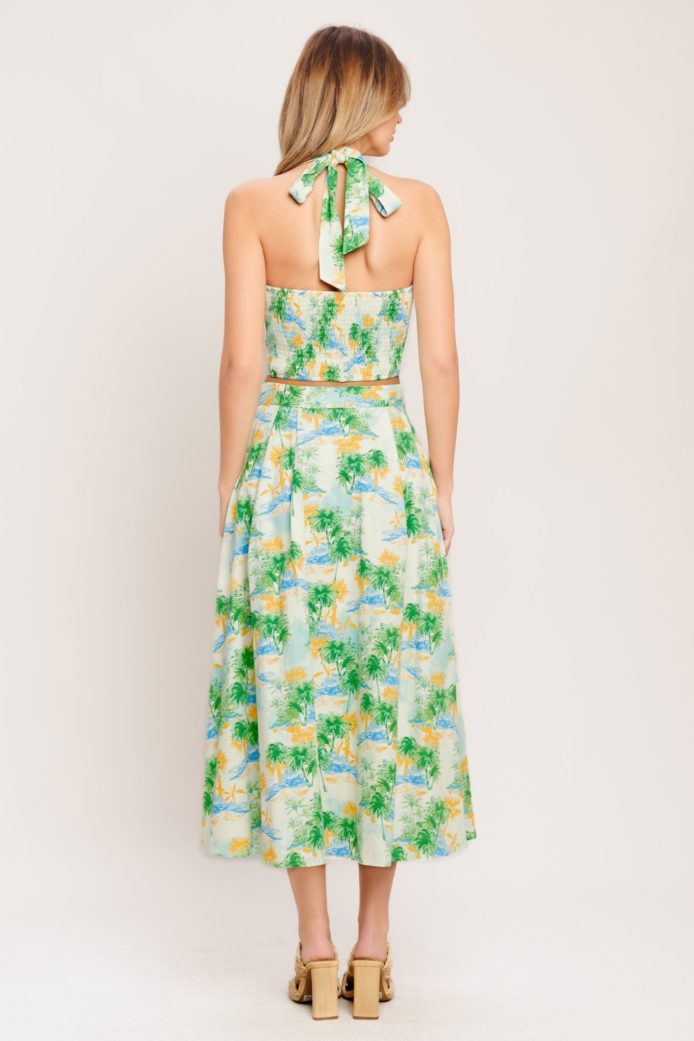 ONLINE EXCLUSIVE - Picture perfect top and skirt set