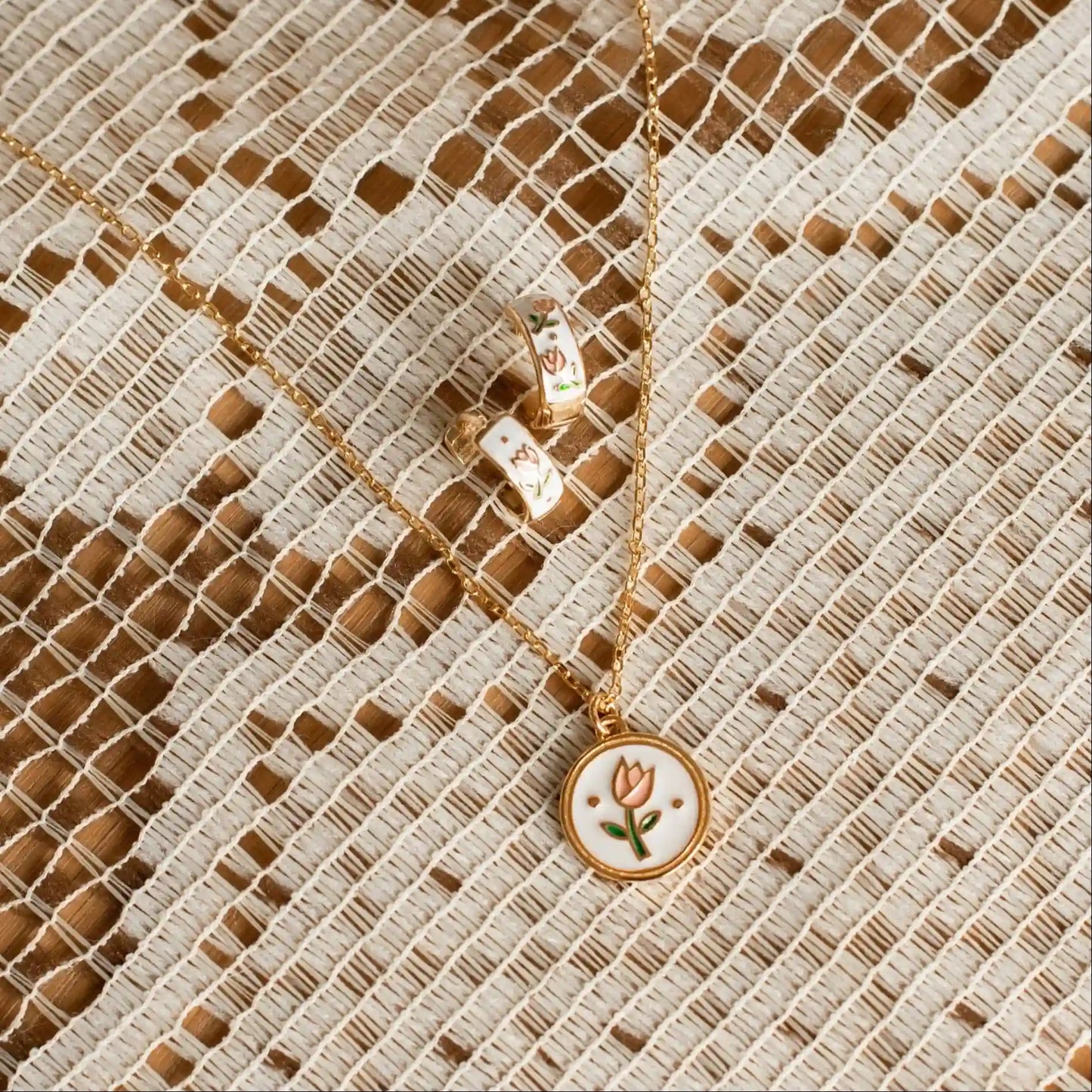 ONLINE EXCLUSIVE Eloise Tea Cup Necklace