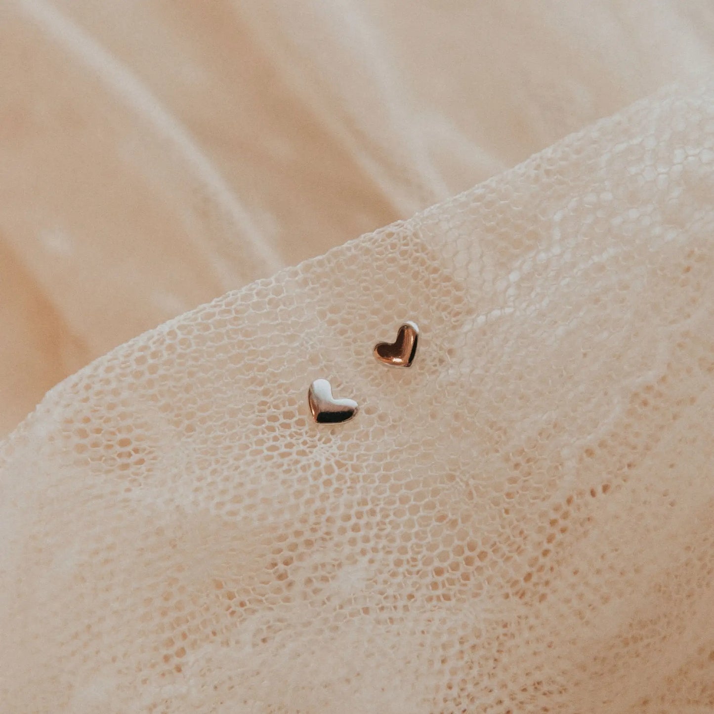 ONLINE EXCLUSIVE - Mini heart studs