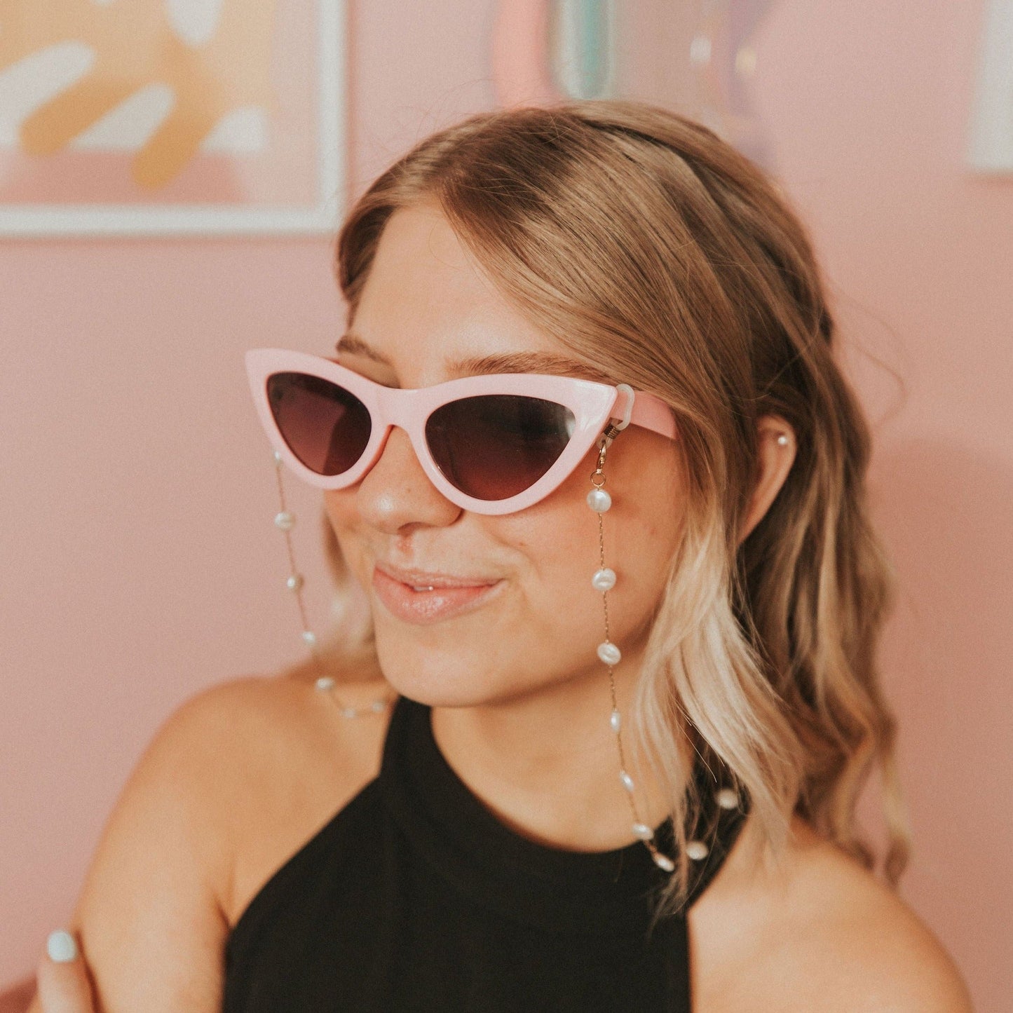 ONLINE EXCLUSIVE Pearl Sunglasses Chain