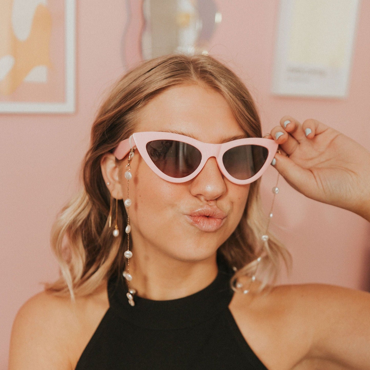 ONLINE EXCLUSIVE Pearl Sunglasses Chain