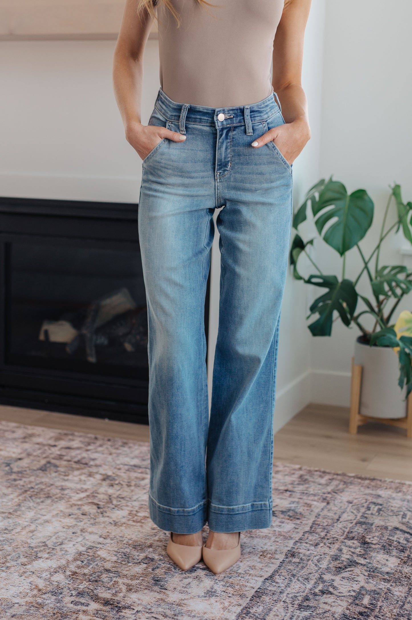 ONLINE EXCLUSIVE JUDY BLUE Mindy Mid Rise Wide Leg Jeans