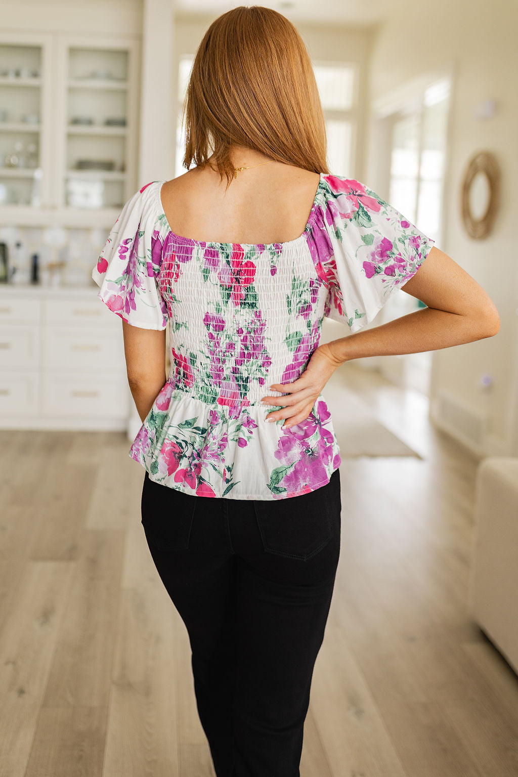 ONLINE EXCLUSIVE Oh So Simple Floral Blouse