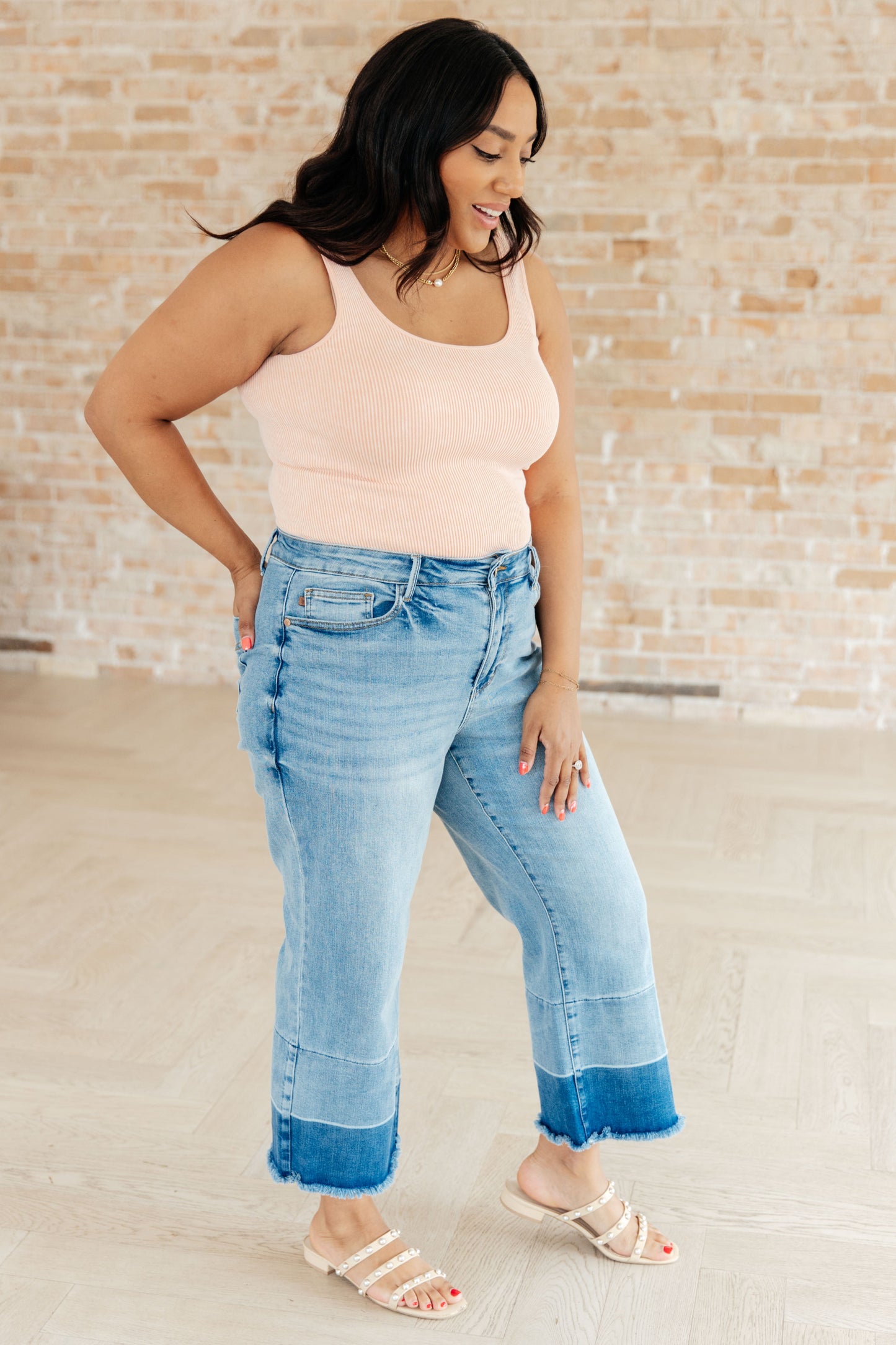 ONLINE EXCLUSIVE JUDY BLUE Olivia High Rise Wide Leg Crop Jeans in Medium Wash