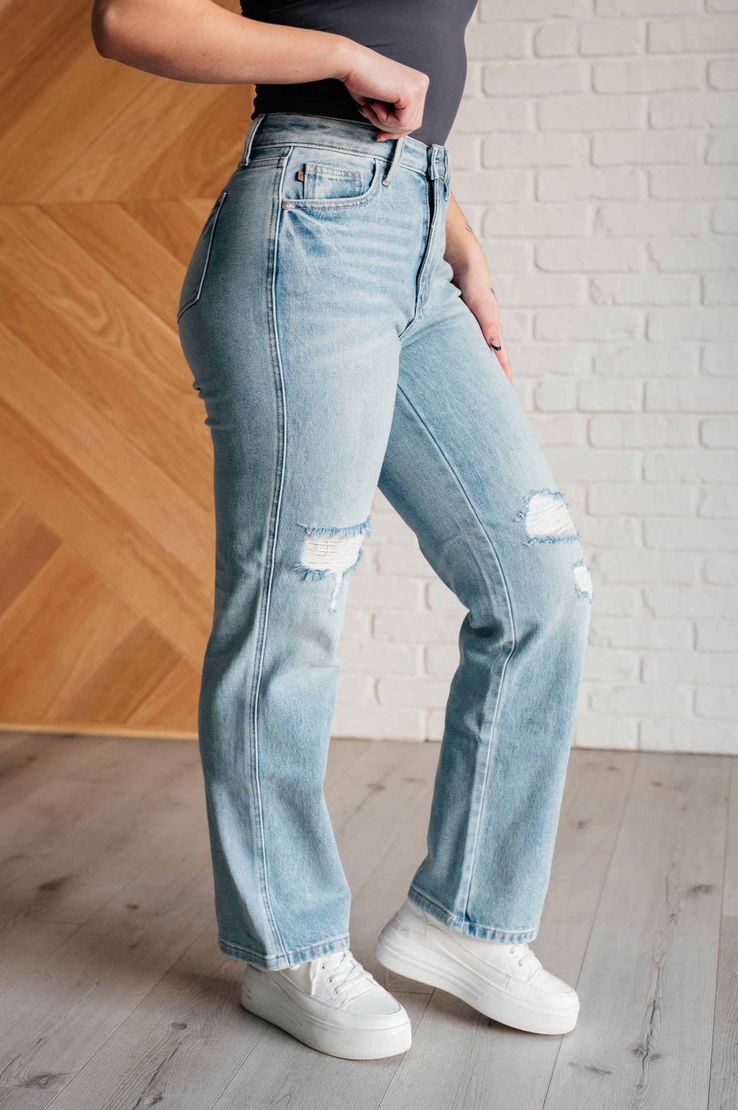 ONLINE EXCLUSIVE Judy blue Patricia High Rise Rigid Magic 90's Straight Jeans