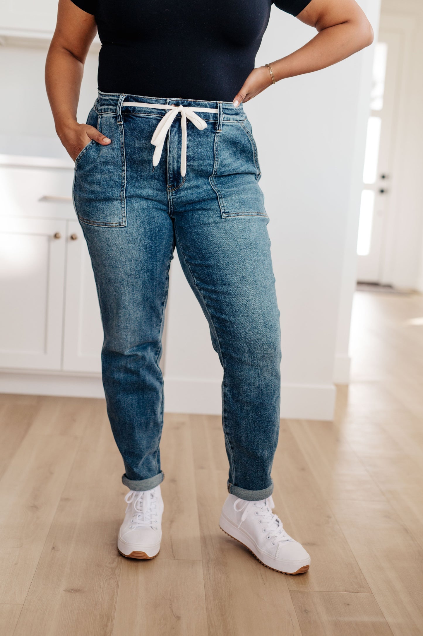 ONLINE EXCLUSIVE JUDY BLUE Payton Pull On Denim Joggers in Medium Wash