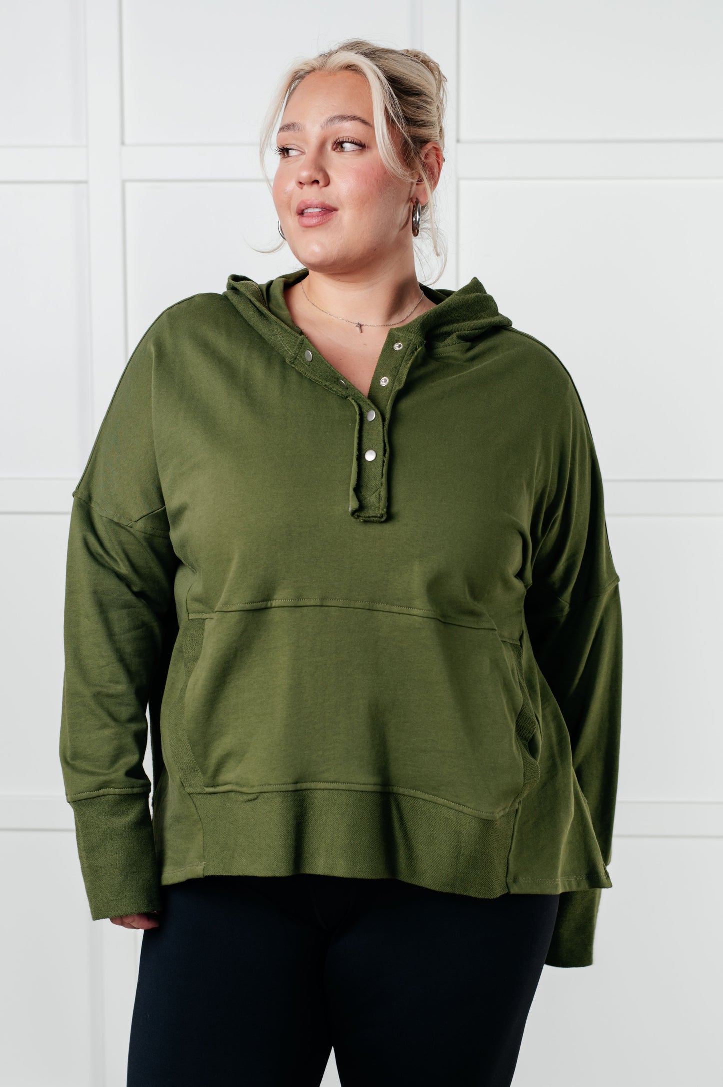 ONLINE EXCLUSIVE Simple Snug Snap Hooded Pullover