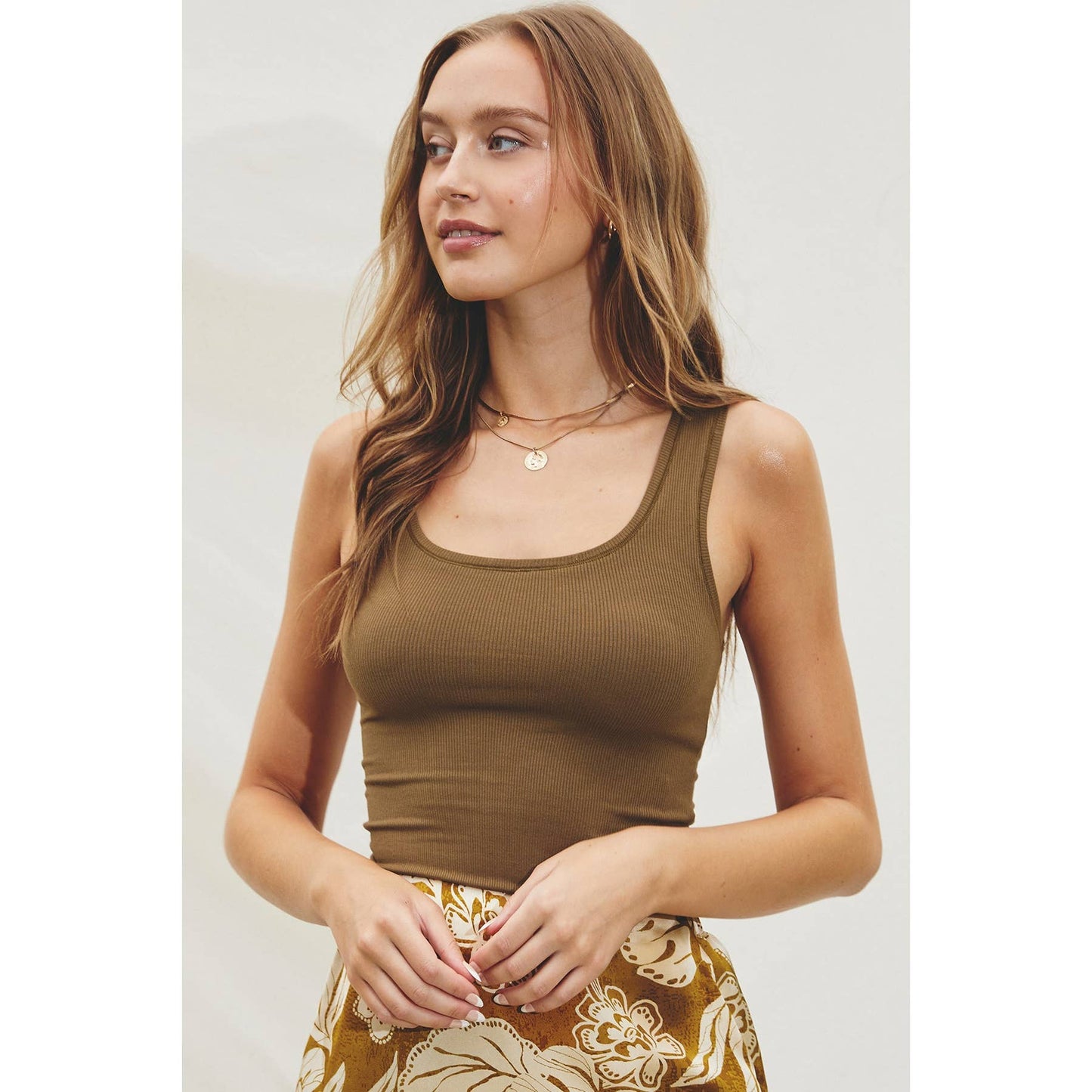 That Easy Scoop Neck Tank in dried sage