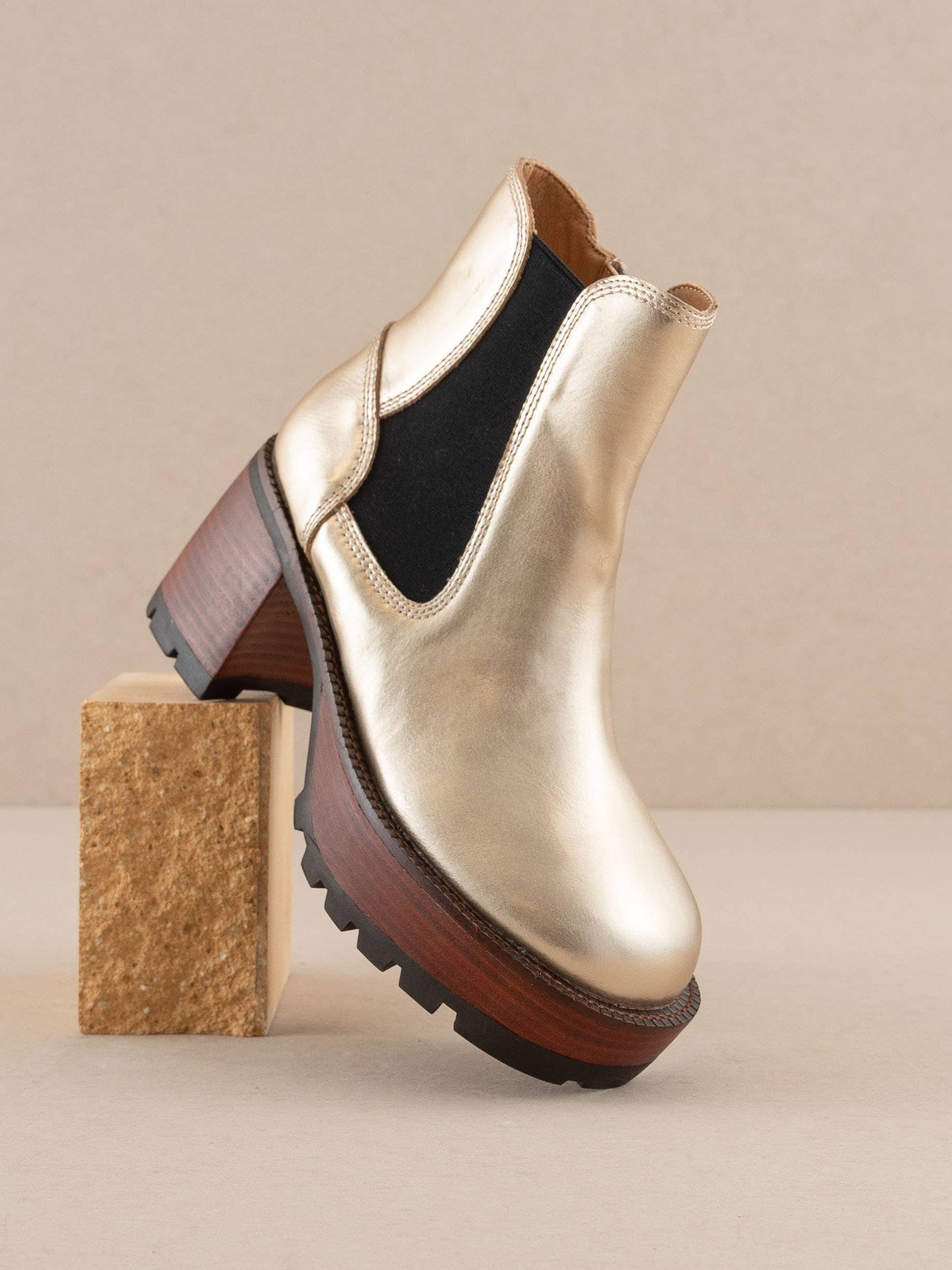 Oasis Society Dorothy Gold | Platform Chelsea Boots