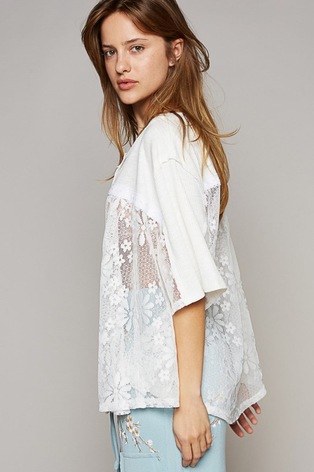 ONLINE EXCLUSIVE POL Round Neck Short Sleeve Lace Top