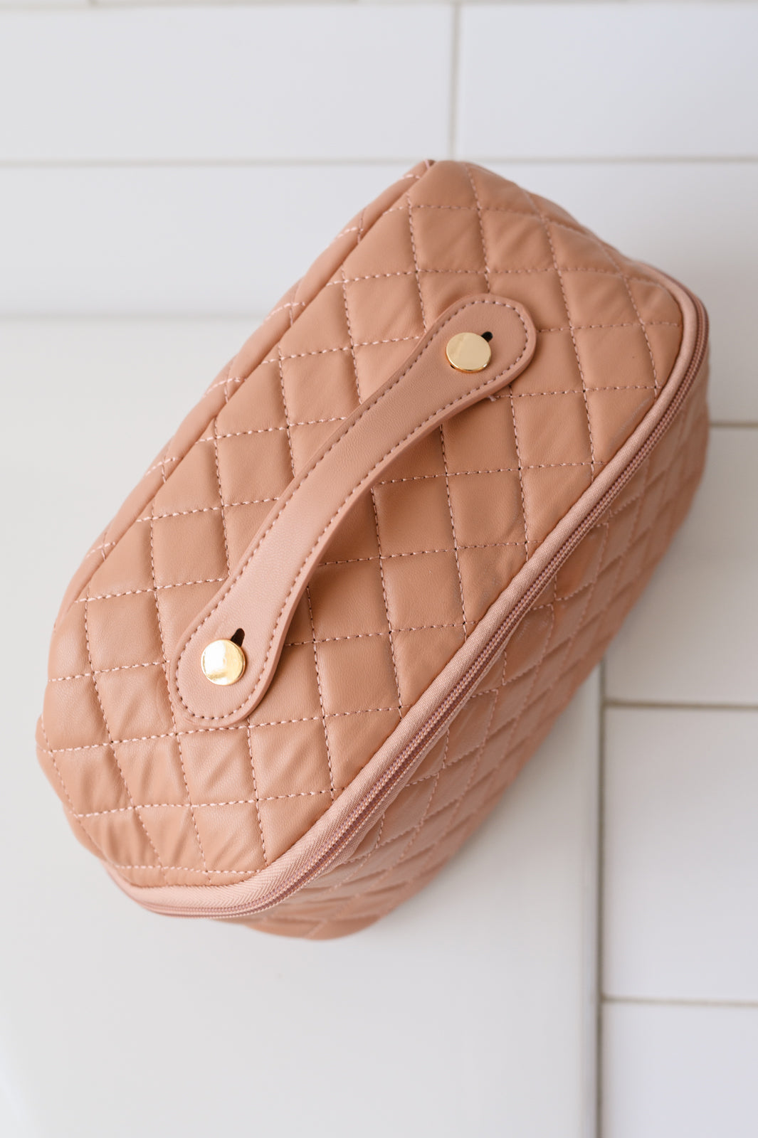 ONLINE EXCLUSIVE Large Capacity Quilted Makeup Bag in Pink