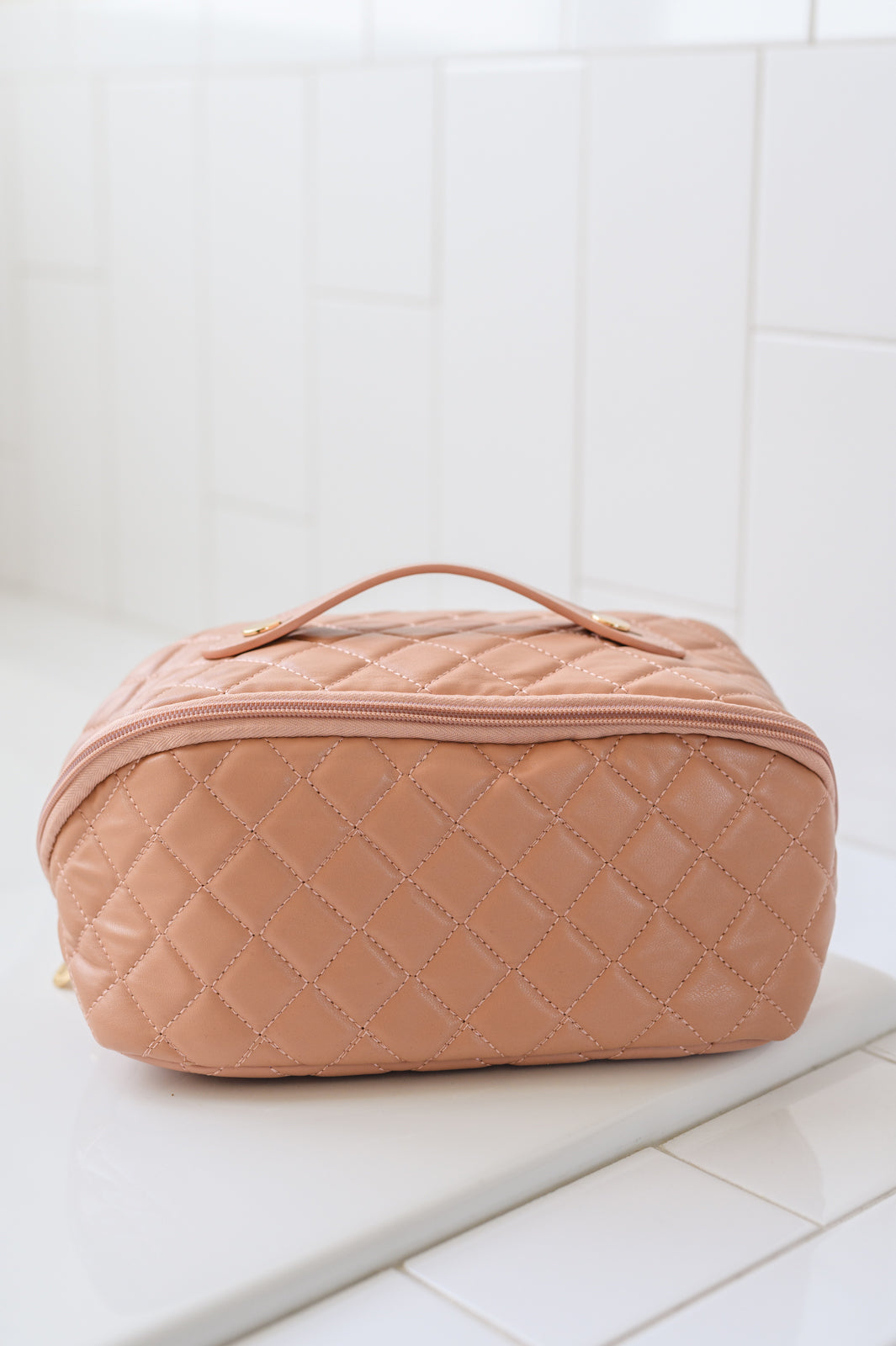 ONLINE EXCLUSIVE Large Capacity Quilted Makeup Bag in Pink