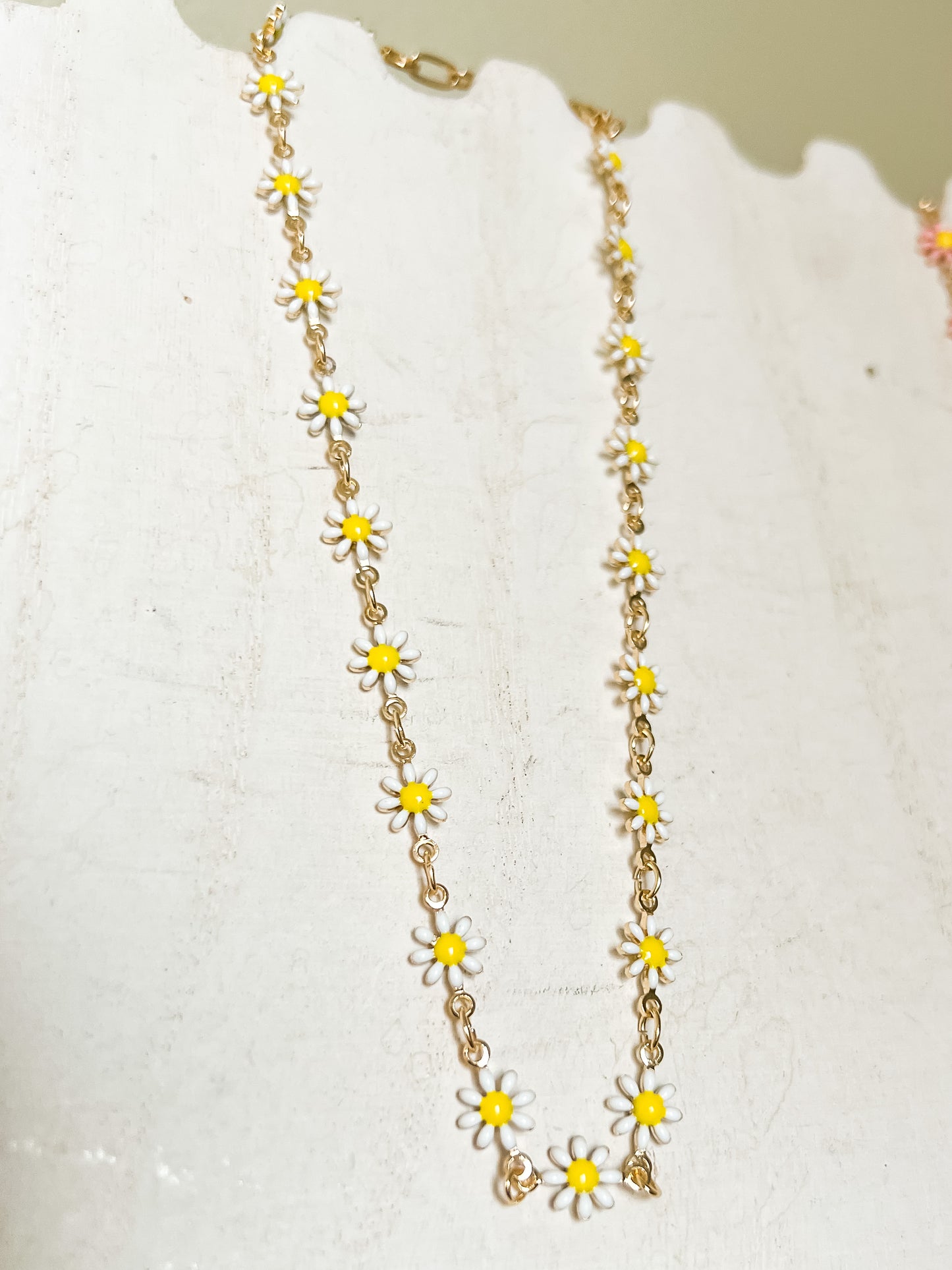 Daisies on the mind necklace